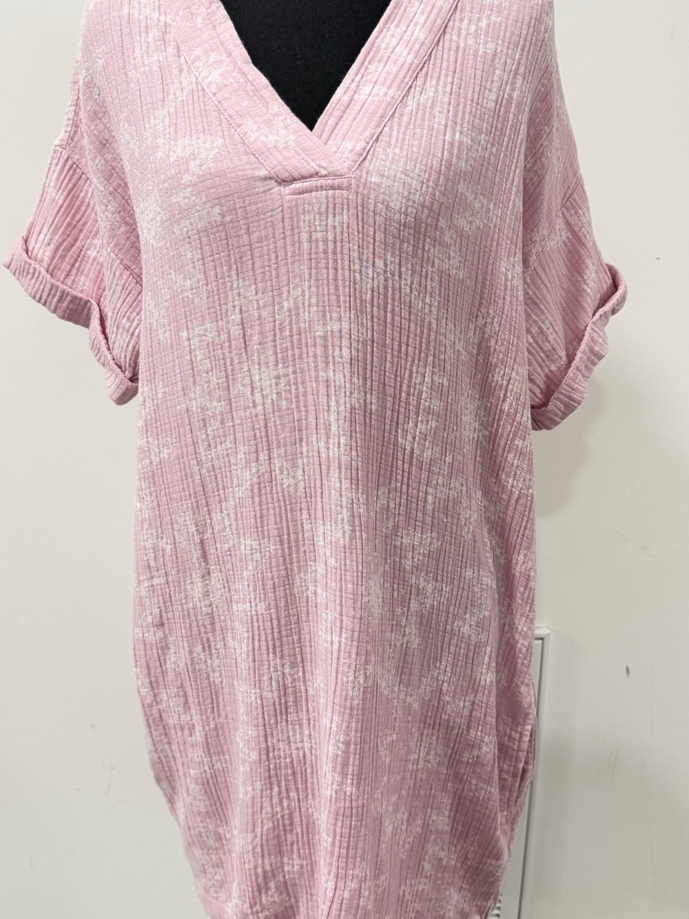 Women’s V-Neck Pink Ribbed Tunic Top